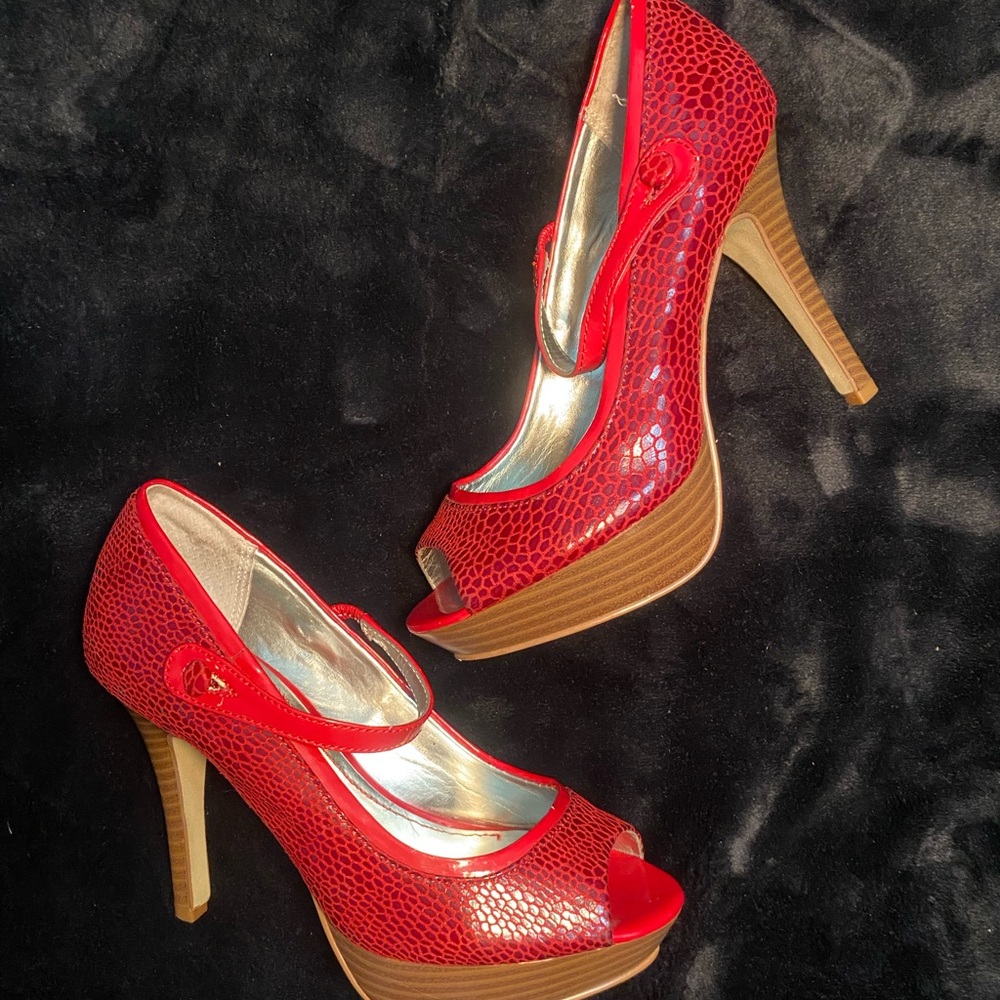 Vintage snake skin Red Peep-Toe Platform Heels